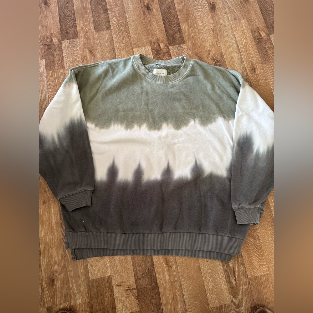 American Eagle Outfitters Green and White Tie-Dye Sweatshirt